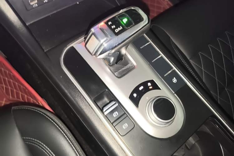 Used Great Wall Poer 2019 2.0T Automatic Gasoline Two-Wheel Drive Comfort Edition GW4C20B Gear Lever