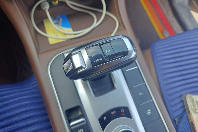 Used Great Wall Poer 2019 2.0T Automatic Gasoline 4x4 Sport Edition GW4C20B Gear Lever