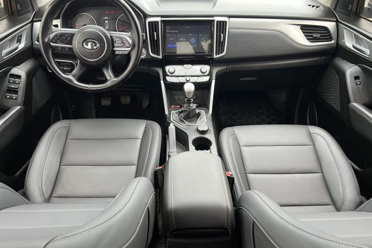 Used Great Wall Poer 2019 2.0T Commercial Version Manual Diesel 4x4 Elite Long-Box GW4D20M Interior 1