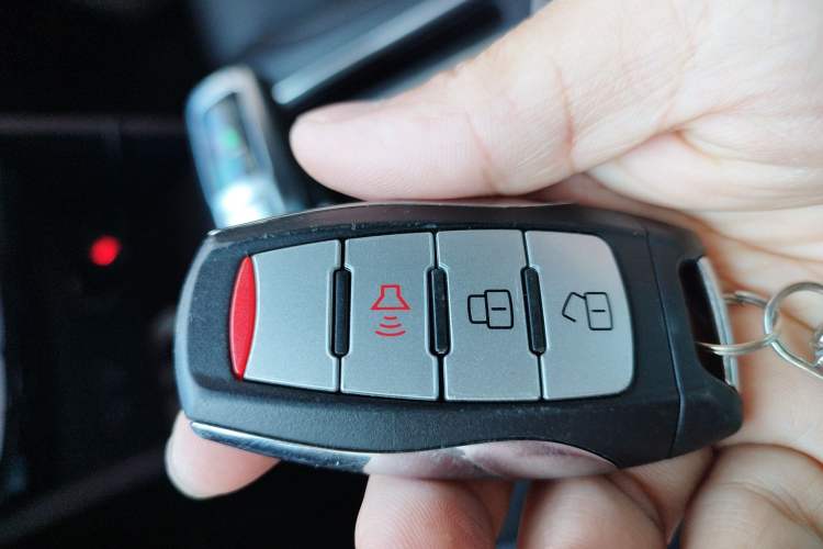 Used Great Wall Poer 2019 2.0T Commercial Version Automatic Gasoline Two-Wheel Drive Elite Trim with Long Bed – GW4C20B Interior 1