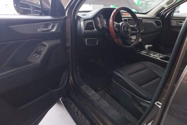 Used Great Wall Poer 2019 2.0T Commercial Version Automatic Gasoline Two-Wheel Drive Elite Trim with Long Bed – GW4C20B Interior 3