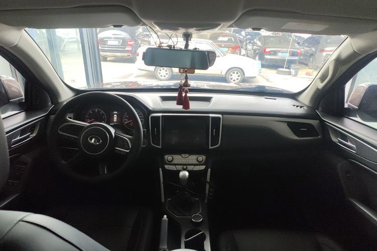 Used Great Wall Poer 2019 2.0T Commercial Version Manual Diesel 4x4 Elite Long-Box GW4D20M Interior 3
