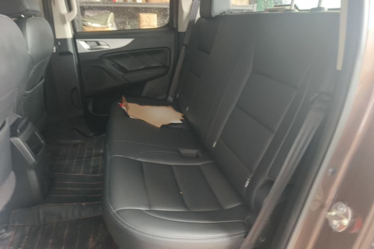 Used Great Wall Poer 2019 2.0T Commercial Version Manual Diesel 4x4 Elite Long-Box GW4D20M Interior 4