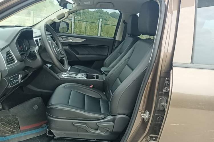 Used Great Wall Poer 2019 2.0T Commercial Version Automatic Gasoline Two-Wheel Drive Elite Trim with Long Bed – GW4C20B Left Front Seat