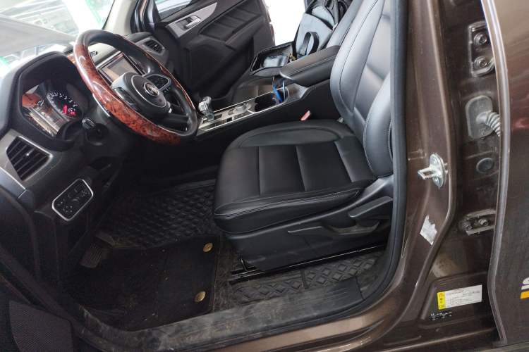 Used Great Wall Poer 2019 2.0T Commercial Version Automatic Gasoline Two-Wheel Drive Elite Trim with Long Bed – GW4C20B Left Front Seat