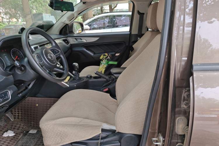 Used Great Wall Poer 2019 2.0T Commercial Version Manual Diesel 4x4 Elite Long-Box GW4D20M Left Front Seat