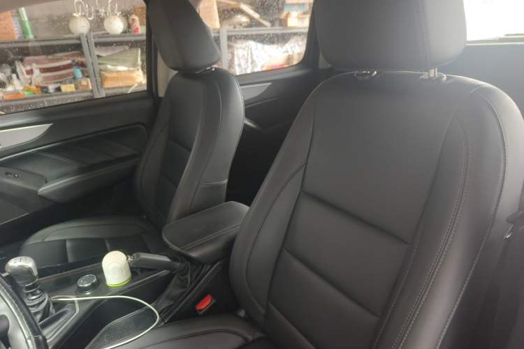 Used Great Wall Poer 2019 2.0T Commercial Version Manual Diesel 4x4 Elite Long-Box GW4D20M Left Front Seat