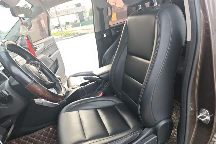 Used Great Wall Poer 2019 2.0T Commercial Version Manual Diesel Two-Wheel Drive Elite Standard Box GW4D20M Left Front Seat