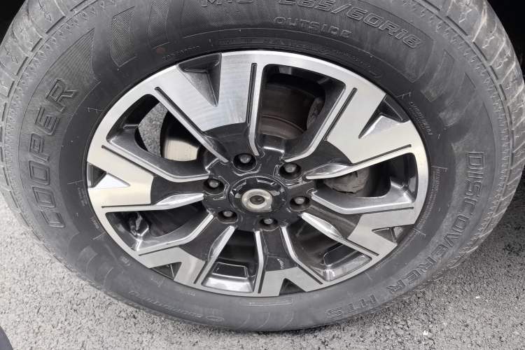 Used Great Wall Poer 2019 2.0T Automatic Gasoline 4x4 Sport Edition GW4C20B Left Front Wheel Hub