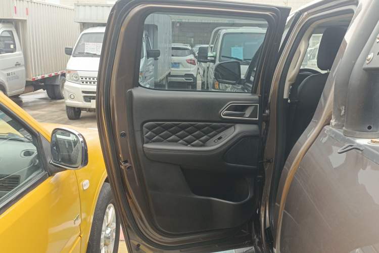 Used Great Wall Poer 2019 2.0T Automatic Gasoline Two-Wheel Drive Comfort Edition GW4C20B Left Rear Door Interior