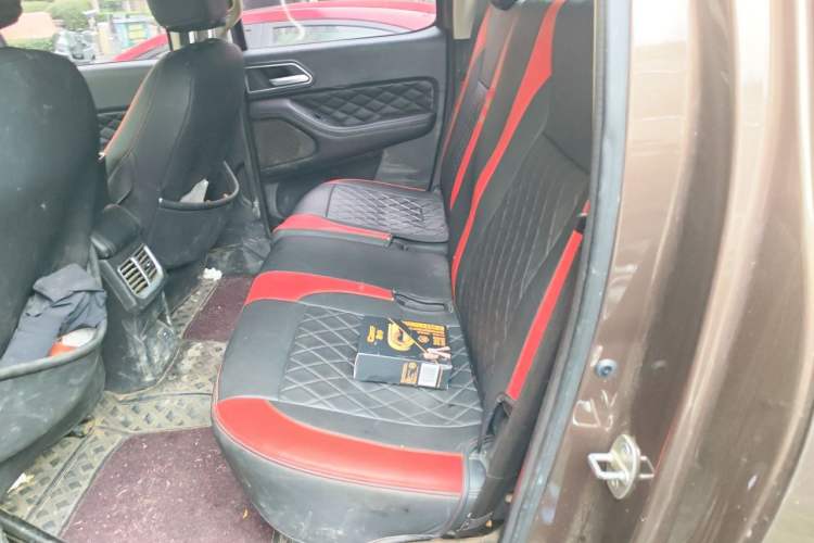 Used Great Wall Poer 2019 2.0T Automatic Gasoline Two-Wheel Drive Comfort Edition GW4C20B Left Rear Seat