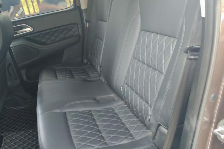 Used Great Wall Poer 2019 2.0T Automatic Gasoline 4x4 Comfort Edition GW4C20B Left Rear Seat