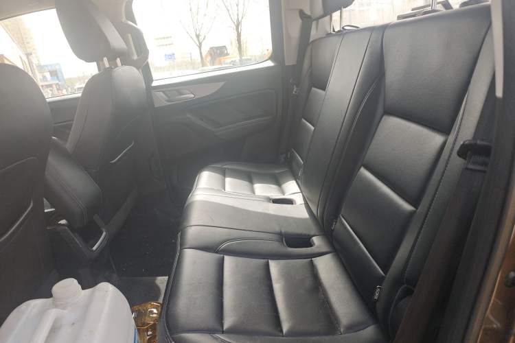 Used Great Wall Poer 2019 2.0T Commercial Version Manual Diesel 4x4 Elite Long-Box GW4D20M Left Rear Seat