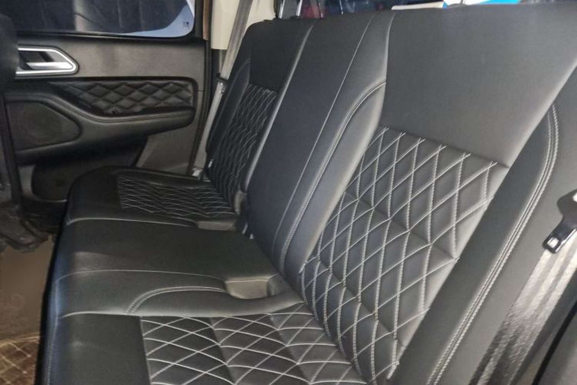 Used Great Wall Poer 2019 2.0T Automatic Gasoline 4x4 Comfort Edition GW4C20B Left Rear Seat