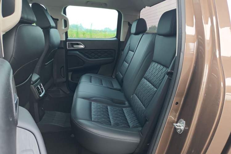 Used Great Wall Poer 2019 2.0T Automatic Gasoline Two-Wheel Drive Comfort Edition GW4C20B Left Rear Seat