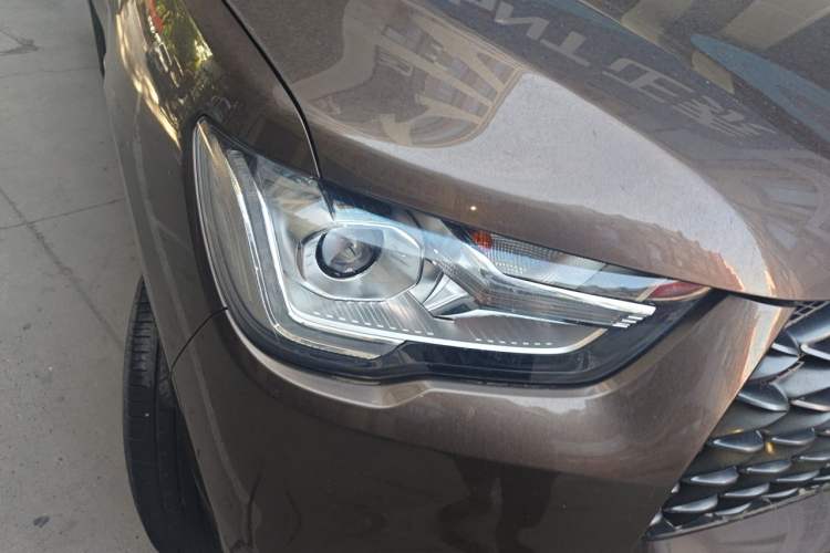 Used Great Wall Poer 2019 2.0T Commercial Version Automatic Gasoline Two-Wheel Drive Elite Trim with Long Bed – GW4C20B Right Front Headlight
