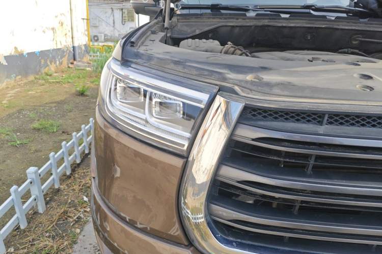 Used Great Wall Poer 2019 2.0T Automatic Gasoline Two-Wheel Drive Comfort Edition GW4C20B Right Front Headlight