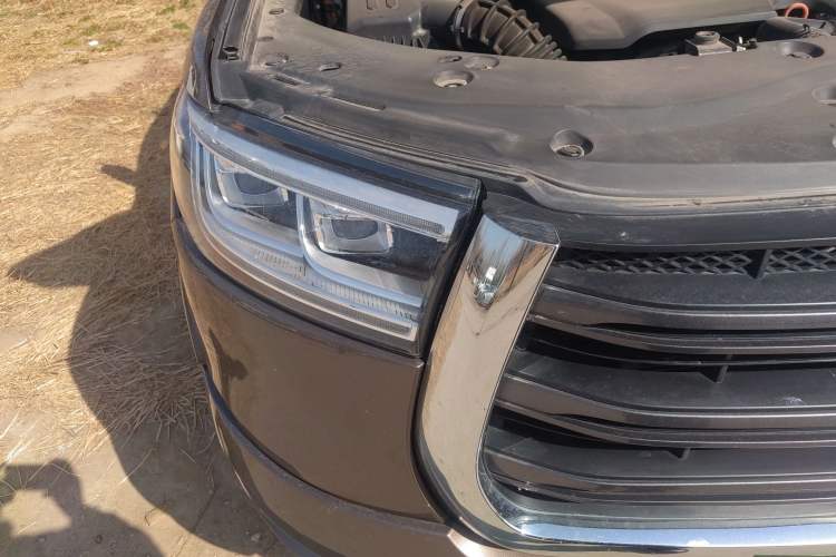 Used Great Wall Poer 2019 2.0T Automatic Gasoline Two-Wheel Drive Comfort Edition GW4C20B Right Front Headlight