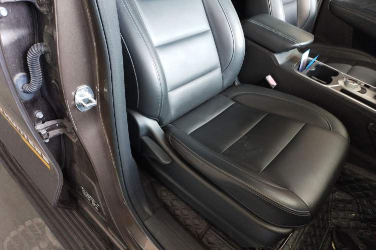 Used Great Wall Poer 2019 2.0T Commercial Version Automatic Gasoline Two-Wheel Drive Elite Trim with Long Bed – GW4C20B Right Front Seat