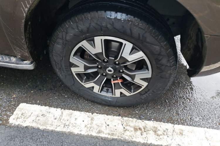 Used Great Wall Poer 2019 2.0T Automatic Gasoline 4x4 Sport Edition GW4C20B Right Front Wheel Hub