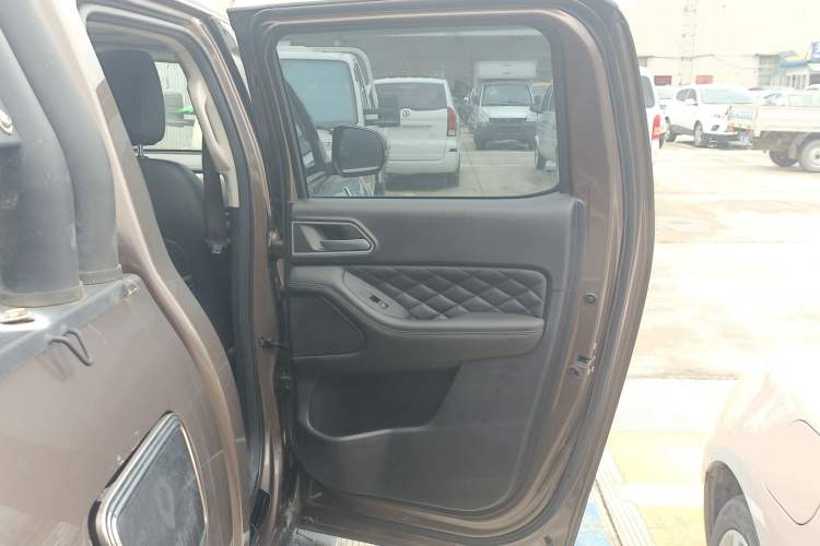 Used Great Wall Poer 2019 2.0T Automatic Gasoline Two-Wheel Drive Comfort Edition GW4C20B Right Rear Door Interior