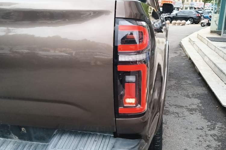 Used Great Wall Poer 2019 2.0T Automatic Gasoline 4x4 Sport Edition GW4C20B Right Rear Taillight
