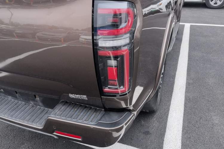 Used Great Wall Poer 2019 2.0T Automatic Gasoline 4x4 Sport Edition GW4C20B Right Rear Taillight