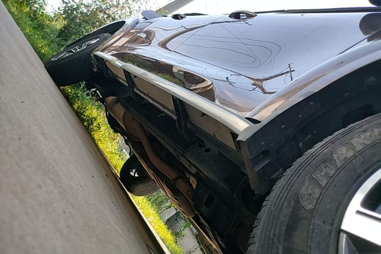 Used Great Wall Poer 2019 2.0T Automatic Gasoline 4x4 Sport Edition GW4C20B Right Side Sill