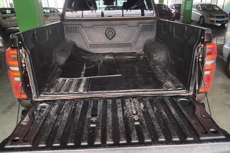 Used Great Wall Poer 2019 2.0T Automatic Gasoline Two-Wheel Drive Comfort Edition GW4C20B Trunk