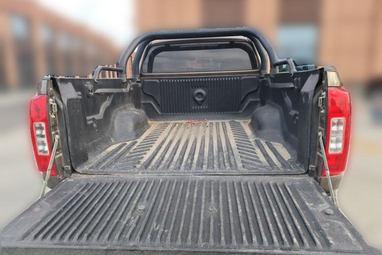 Used Great Wall Poer 2019 2.0T Commercial Version Manual Diesel Two-Wheel Drive Elite Standard Box GW4D20M Trunk