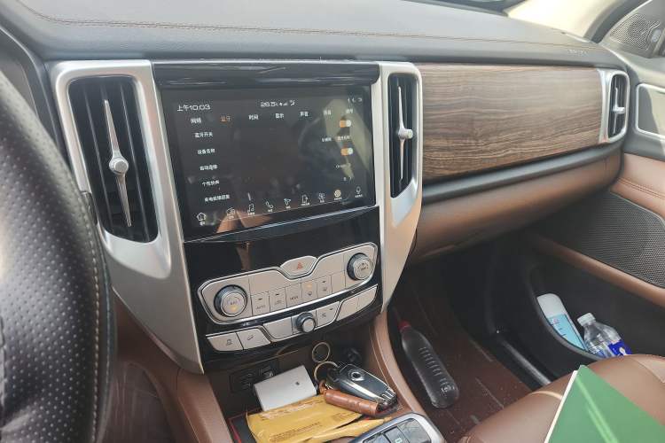 Used Great Wall Poer 2019 2.0T Automatic Gasoline 4x4 Sport Edition GW4C20B Audio And AC Panel