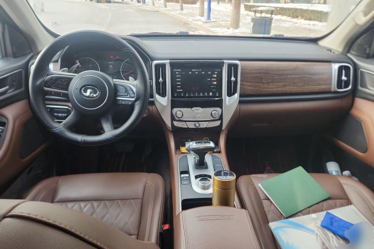 Used Great Wall Poer 2019 2.0T Automatic Gasoline 4x4 Sport Edition GW4C20B Center Console