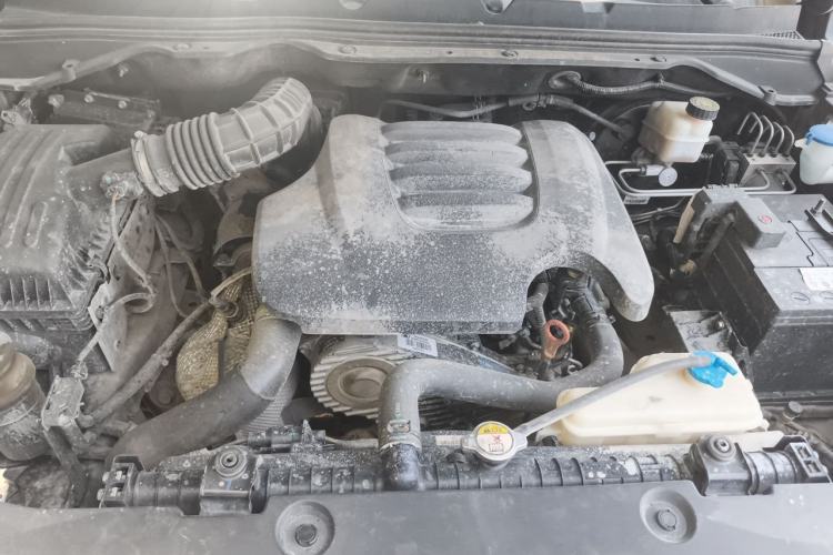 Used Great Wall Poer 2019 2.0T Commercial Version Manual Diesel 4x4 Elite Long-Box GW4D20M Engine Bay
