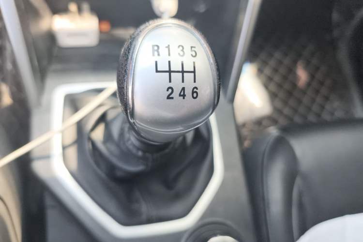 Used Great Wall Poer 2019 2.0T Commercial Version Manual Diesel 4x4 Elite Long-Box GW4D20M Gear Lever