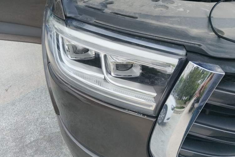 Used Great Wall Poer 2019 2.0T Automatic Gasoline Two-Wheel Drive Comfort Edition GW4C20B Right Front Headlight
