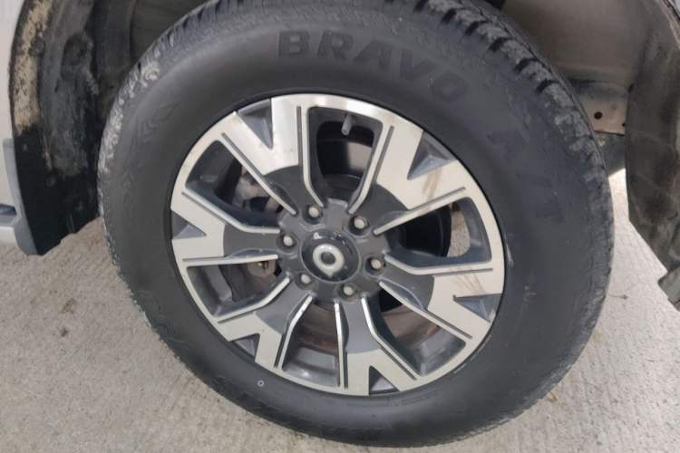 Used Great Wall Poer 2019 2.0T Automatic Gasoline 4x4 Premium Edition GW4C20B Right Front Wheel Hub