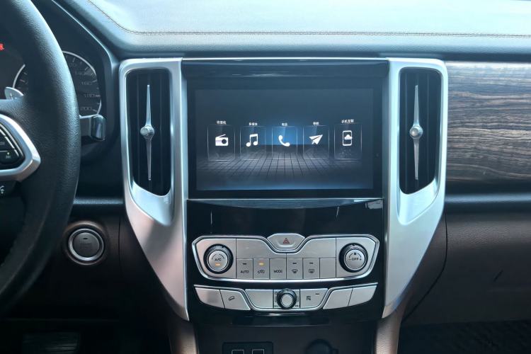 Used Great Wall Poer 2019 2.0T Automatic Gasoline 4x4 Comfort Edition GW4C20B Audio And AC Panel