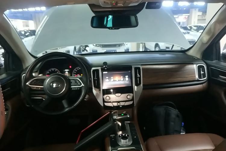 Used Great Wall Poer 2019 2.0T Automatic Gasoline 4x4 Sport Edition GW4C20B Center Console