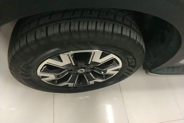 Used Great Wall Poer 2019 2.0T Automatic Gasoline 4x4 Sport Edition GW4C20B Left Front Wheel Hub