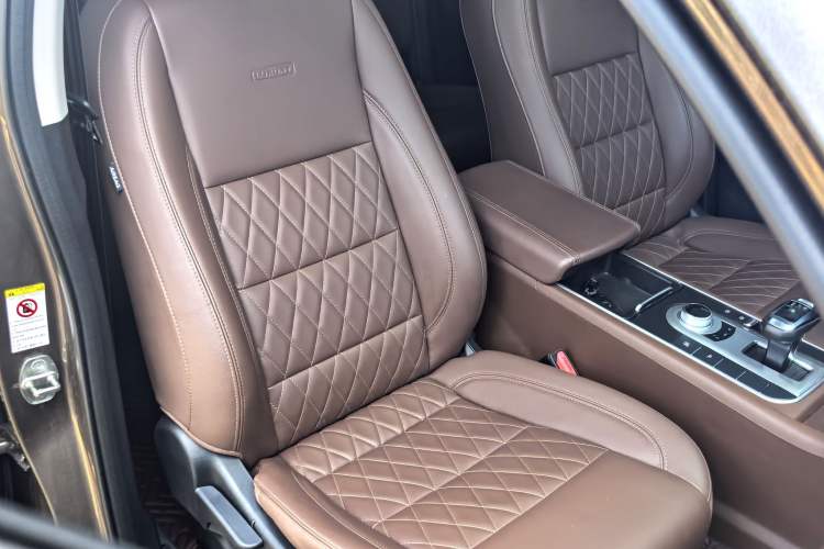 Used Great Wall Poer 2019 2.0T Automatic Gasoline 4x4 Comfort Edition GW4C20B Right Front Seat