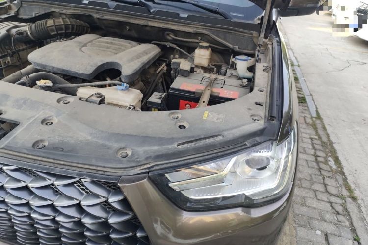 Used Great Wall Poer 2019 2.0T Commercial Version Manual Diesel Two-Wheel Drive Elite Long-Box GW4D20M Engine Bay Left