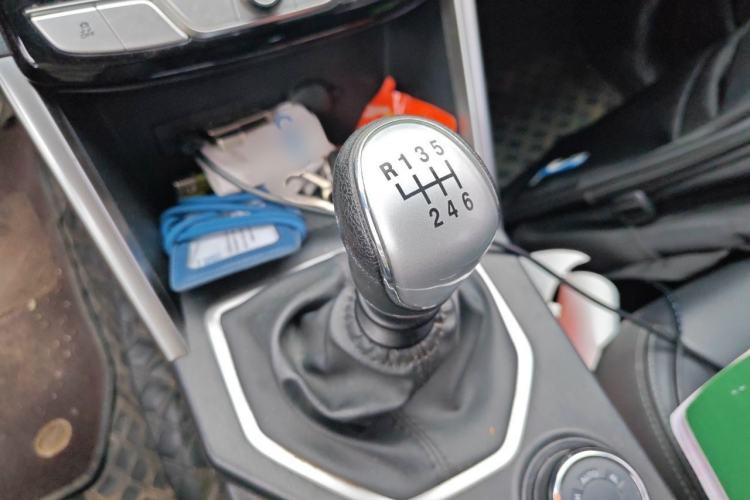 Used Great Wall Poer 2019 2.0T Commercial Version Manual Gasoline 4x4 Elite Long-Box GW4C20B Gear Lever