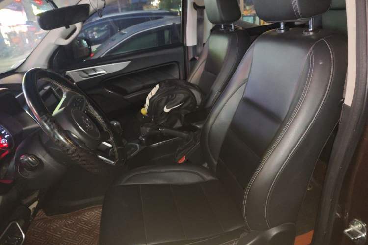 Used Great Wall Poer 2019 2.0T Commercial Version Manual Diesel 4x4 Elite Long-Box GW4D20M Left Front Seat