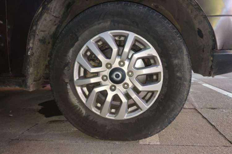 Used Great Wall Poer 2019 2.0T Commercial Version Manual Diesel 4x4 Elite Long-Box GW4D20M Right Front Wheel Hub