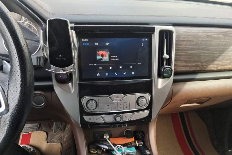 Used Great Wall Poer 2019 2.0T Automatic Gasoline 4x4 Sport Edition GW4C20B Audio And AC Panel