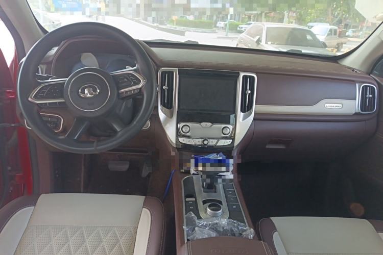 Used Great Wall Poer 2019 2.0T Automatic Gasoline 4x4 Premium Edition GW4C20B Center Console