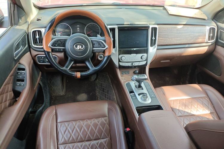 Used Great Wall Poer 2019 2.0T Automatic Gasoline 4x4 Sport Edition GW4C20B Center Console
