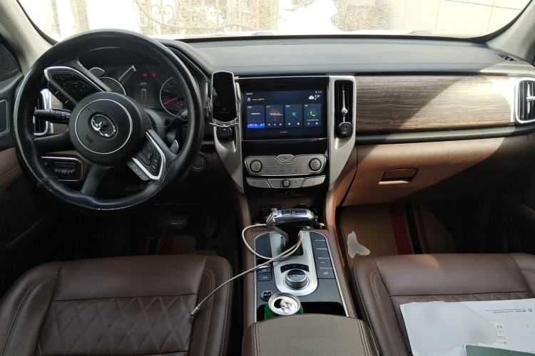 Used Great Wall Poer 2019 2.0T Automatic Gasoline 4x4 Sport Edition GW4C20B Center Console