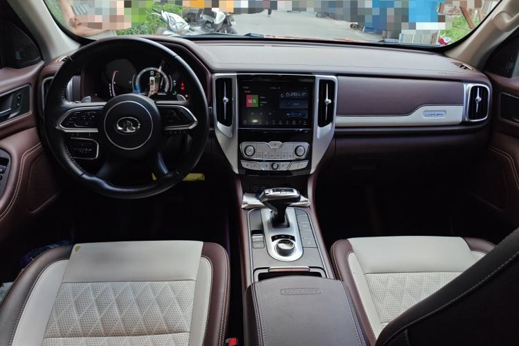 Used Great Wall Poer 2019 2.0T Automatic Gasoline 4x4 Premium Edition GW4C20B Center Console