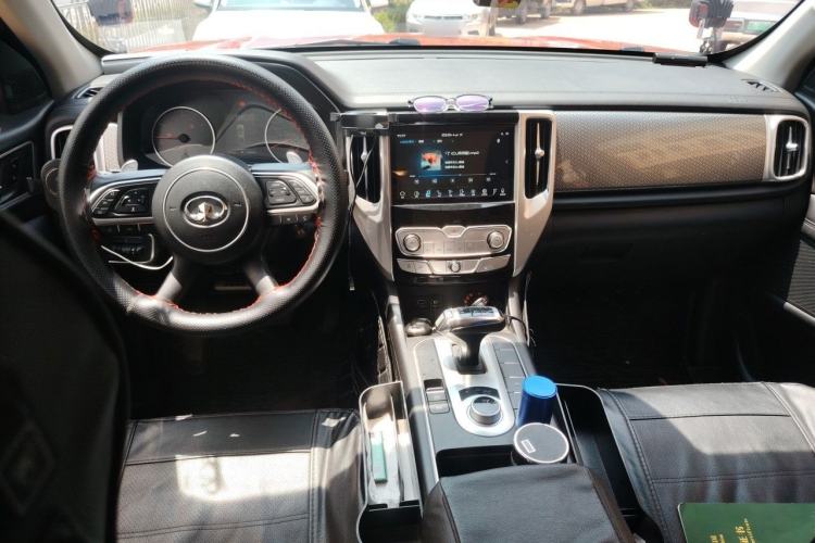 Used Great Wall Poer 2019 2.0T Automatic Gasoline 4x4 Comfort Edition GW4C20B Center Console